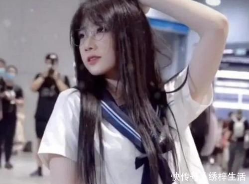 土豆|穿洛丽塔被指像“土豆”,女生遭到人身攻击,喜欢小众服饰有错吗?