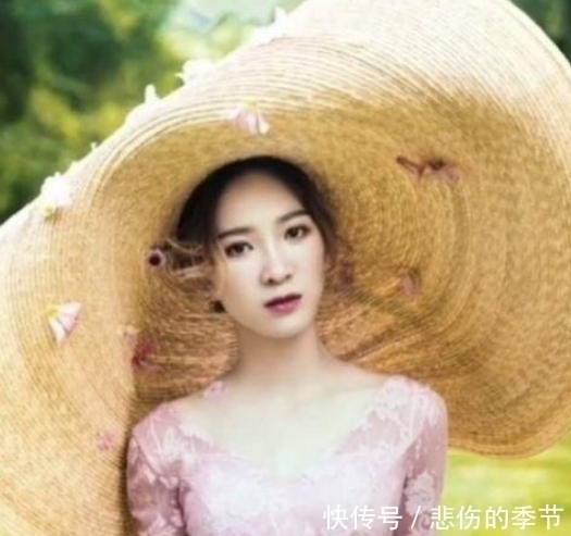 成片|新娘戴巨大草帽拍婚纱照,看着很土气,成片却意外拍出了高级感