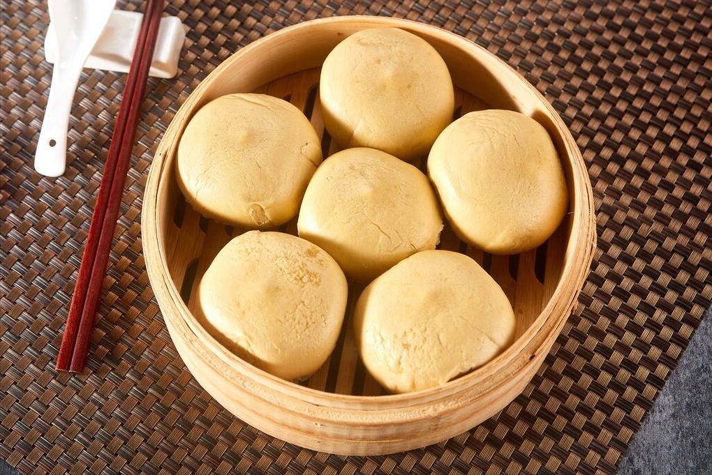 多吃粗粮好处多,做玉米面馒头时,多做1步,馒头香软不粗糙