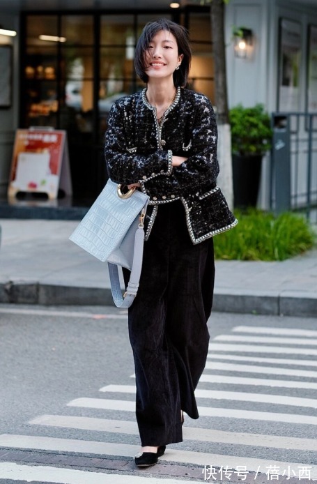 氛围感|早秋想穿出时髦氛围感？来跟着这位博主学，打造高级感并不难！