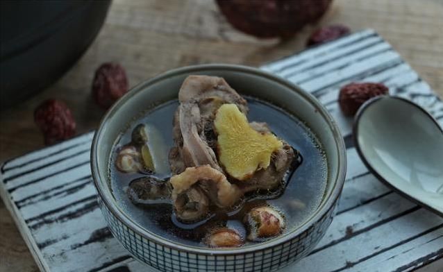 冷空气来袭,保暖御寒给家人多煮汤,营养好喝,增强体质防感冒