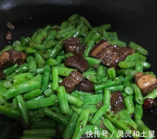 五花肉|五花肉焖豆角,家常下饭菜,百吃不厌!
