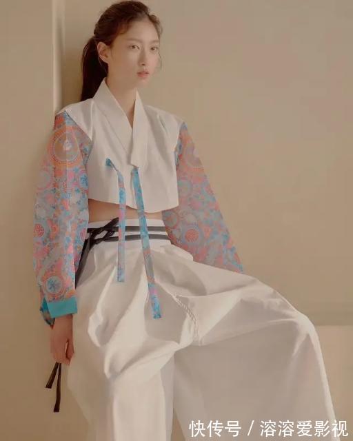 礼服|赌王四太风格大变,穿改良版韩式礼服胖一圈,搭配超短发造型翻车