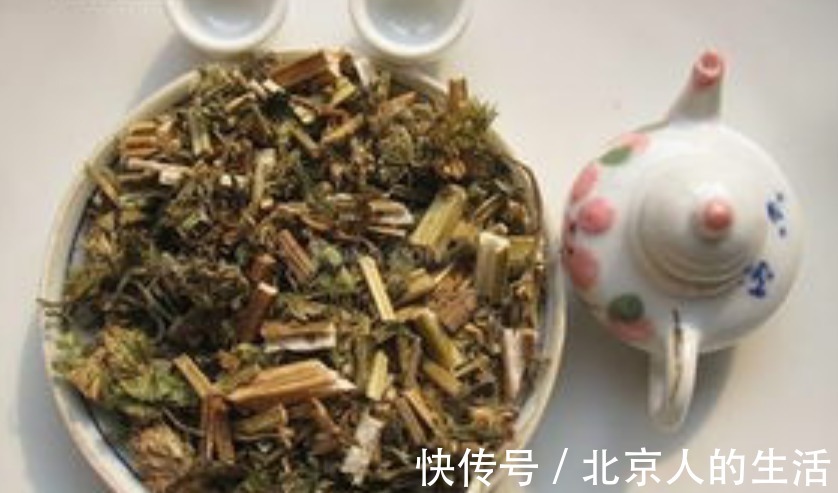 保养|女人来大姨妈时,用此物泡水喝,保养子宫,活血调经,远离妇科病