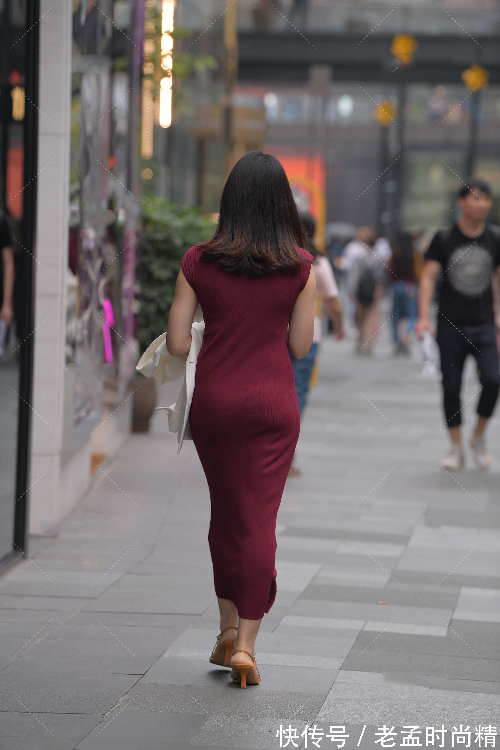 场合|酒红色礼服裙, 重要场合, 帮你轻松hold住全场, 彰显强大气场