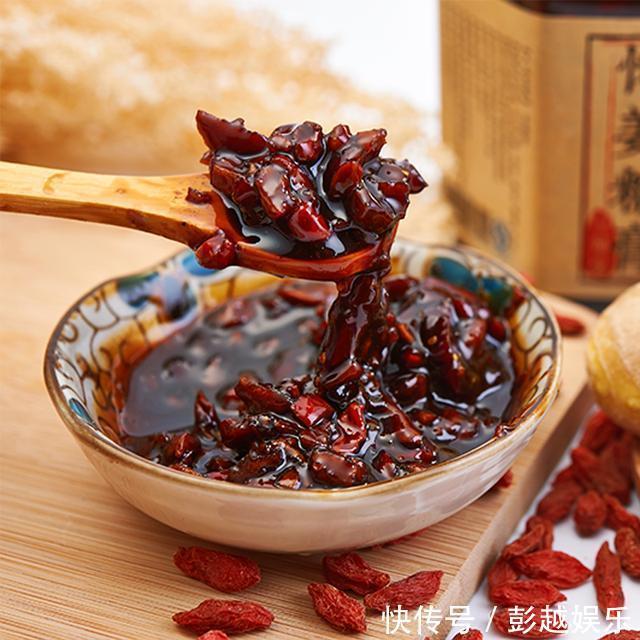 女人|女人不想老,想皮肤白净有弹性,就常吃这几种不起眼的食物