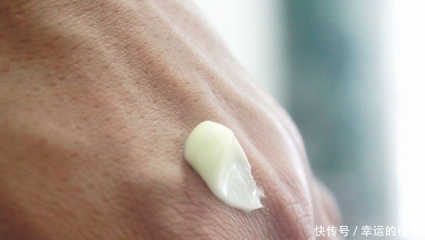 35岁女子,每天吃一颗维生素E,会怎么样?维生素E能抗衰老吗?