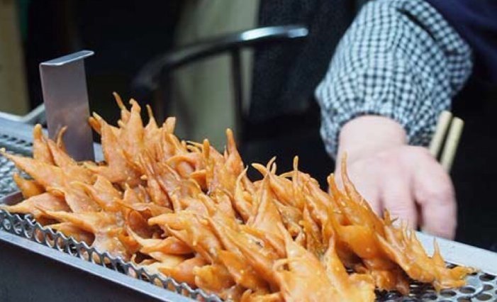 我国当垃圾扔掉的东西,日本却拿来做成天价美食,还吃了150多年