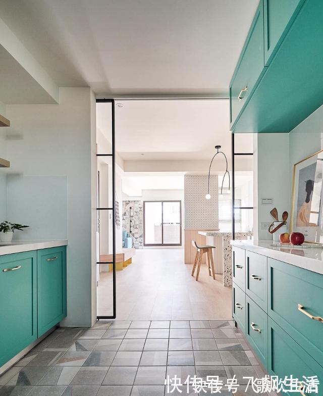 视觉效果|这才是生活，他买下143㎡大平层，保留一间卧室，只为住着舒适