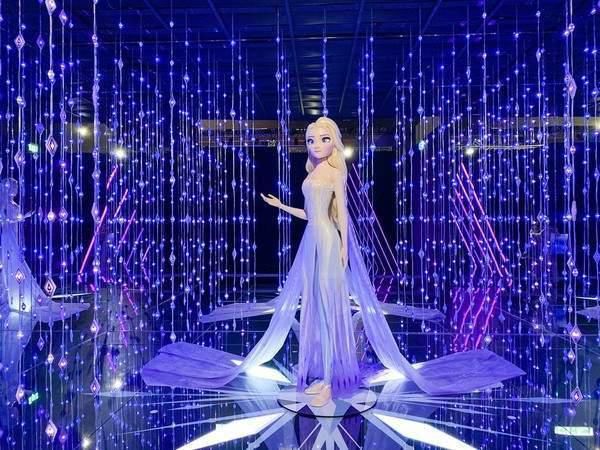 冰雪奇缘梦幻特展四大必访亮点360度镜面魔法长廊公主迷最爱