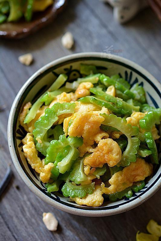 爽口|苦瓜经过这样处理后,苦味不会太重,而且更加清脆爽口了!