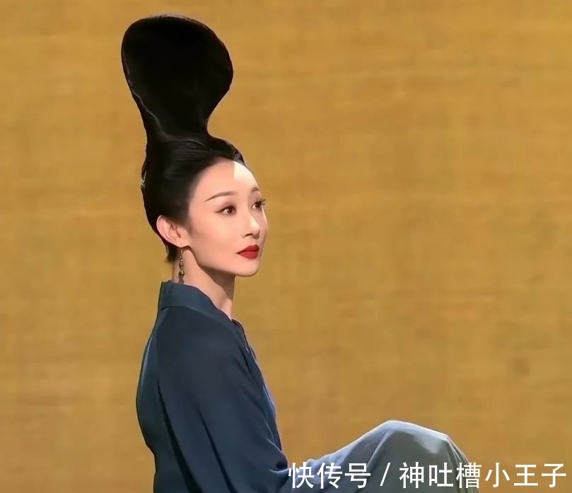 王希孟@春晚版《富春山居图》,和《千里江山图》歌舞相遇,美得太不一样