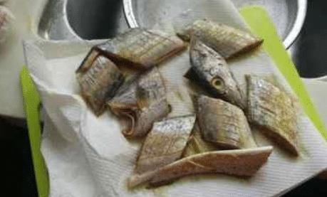 带鱼这样做太好吃了，不加生抽酱油，简单易学无腥味，肉嫩味香