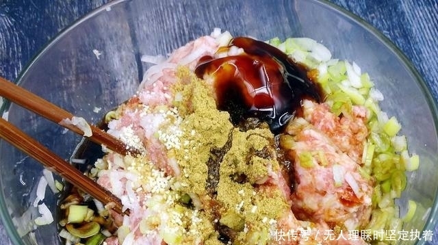  调饺子馅千万别加“料酒”，3个方法去腥，饺子鲜香无异味！