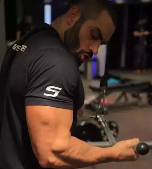 动作|练下腹肌最有效的动作,5级悬垂举腿,你能做到哪一级?