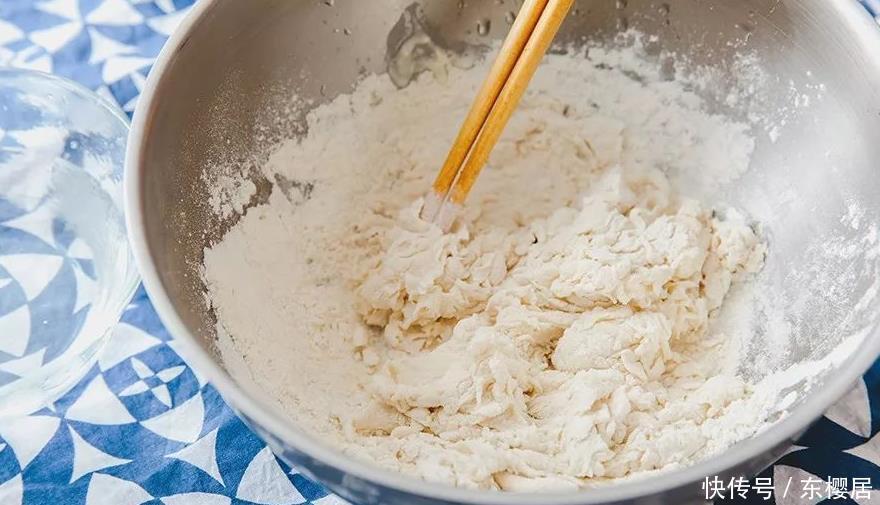 筋道|馒头店的馒头又大又白,加了啥东西?做好4点,暄软筋道,你也行