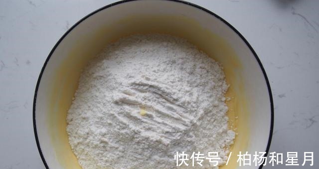 紫薯流心挞这样做，奶香浓郁香滑细腻，营养美味超好吃宝宝小零食！