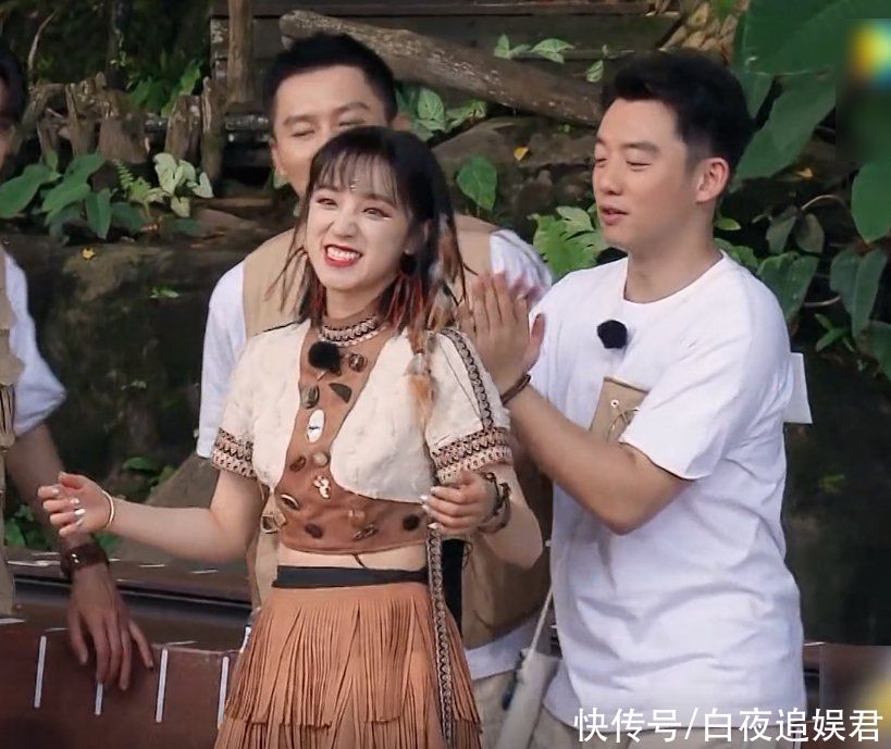 划水|还说杨颖录综艺划水?宋雨琦上场挑战时,她在旁边的举动备受好评