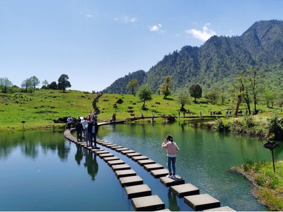 游山玩水、赏花赏景…...来黑竹沟邂逅初夏第一波清凉！|乐游嘉学 | 赏花