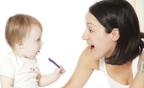 龋齿|宝宝去幼儿园被说“口臭”,医生从嘴里取出这个,很多孩子都有