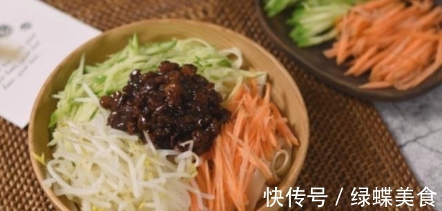 朋友们|面条越筋道越好吗？1碗面的7个秘密，面条这么做，多吃好几碗！