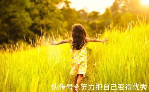 孩子|长大后有出息的孩子,大多有这些特点,成绩好坏无关紧要