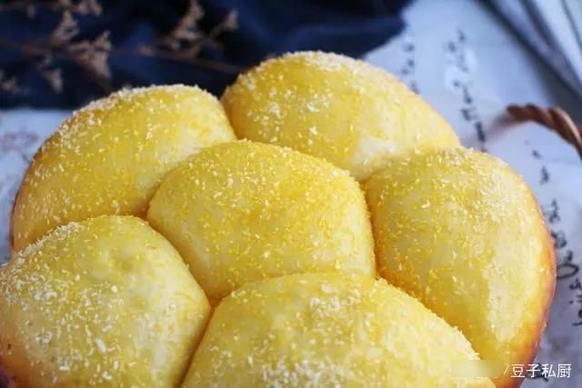 面粉别再蒸馒头了,简单这么一做,香甜可口,比面包还松软好吃
