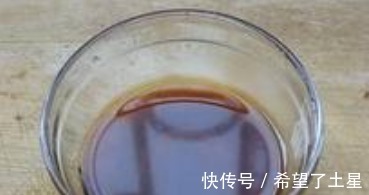炒虎皮青椒，先放油，还是青椒很多人不懂，难怪青椒油腻不入味！