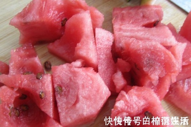 妊娠糖尿病|女性在怀孕期,有3种糖分高的水果尽量少吃,可能会损伤胎儿发育