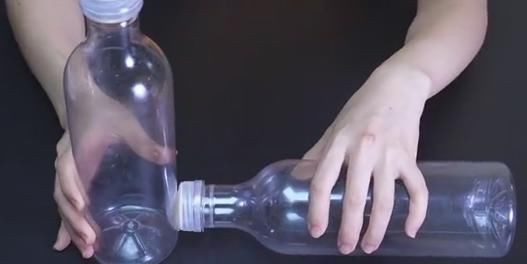 圆孔|塑料瓶变废为宝小妙招,做成一个“无限循环小水车”,有趣又好玩