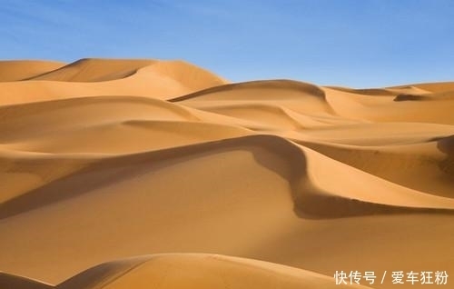 世界上最大的撒哈拉沙漠有多深?挖空沙子我们会看到什么?