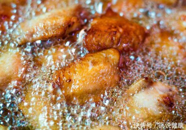 提醒家人:炒菜这4个习惯,或影响身体健康,现在改还不算晚