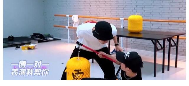 王一博率領(lǐng)一波王炸奪冠非議聲不斷：成績斐然實屬情理之中