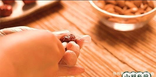 最火|全网最火!排队3小时才能买到的网红奶枣,10分钟搞定,家里有锅就能做!