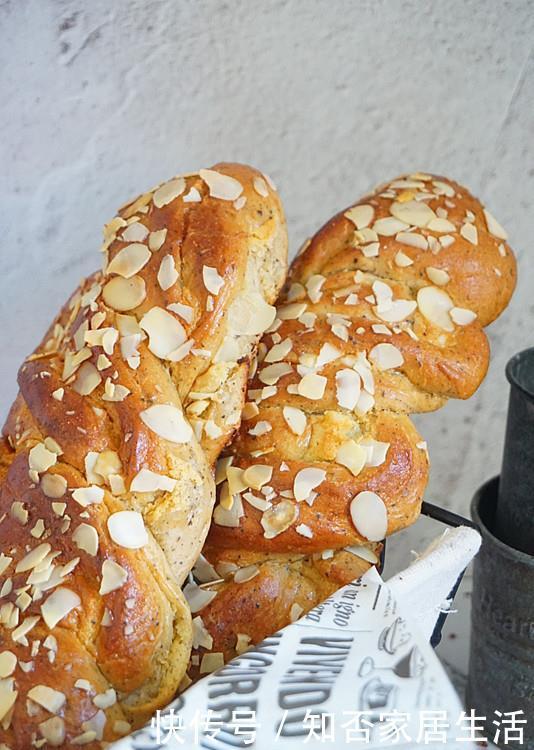 面包店排名前3的红茶奶酥欧包,自己在家做特简单,1盘4个实惠