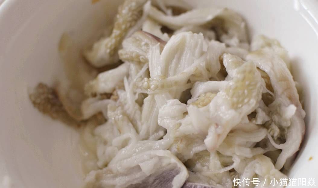 开胃|夏天吃茄子,不用油炒,蒸一蒸拌一拌,开胃下饭不油腻