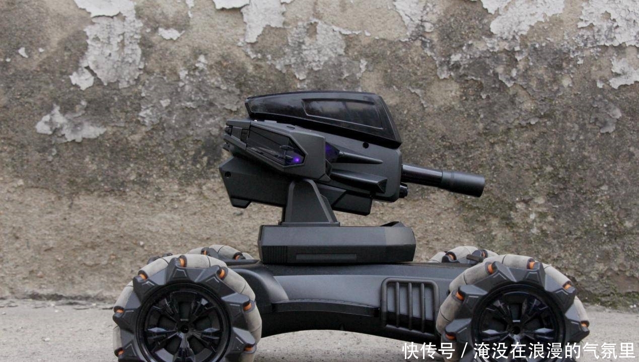 电池|全向轮轻松操控,动作智能编程:百思童智能遥控机甲评测