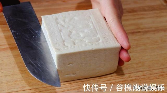 小葱|炖豆腐时,锅里加点它,吃着特别鲜,嫩嫩滑滑的,还不腥