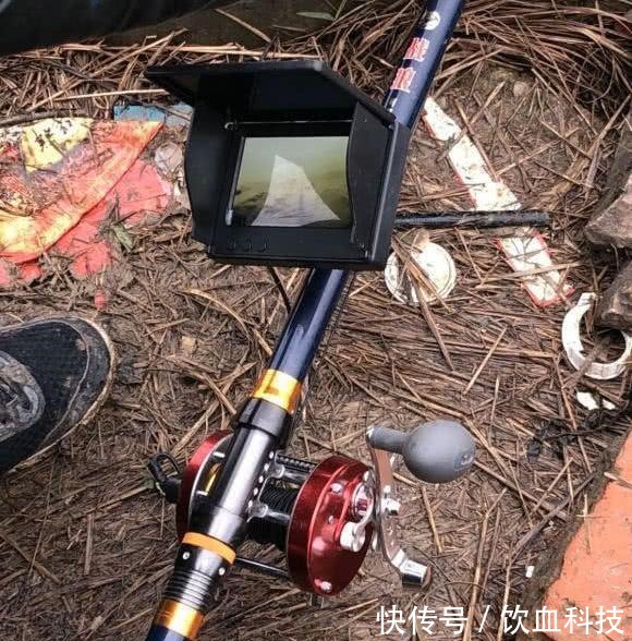 男子在湘江用“可视化锚鱼”几十斤的大鱼接连的上岸，网友能钓光湘江的鱼