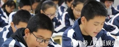 |有种“搞笑”叫外国人学中文，逗笑中国学生：像极了学英语的我