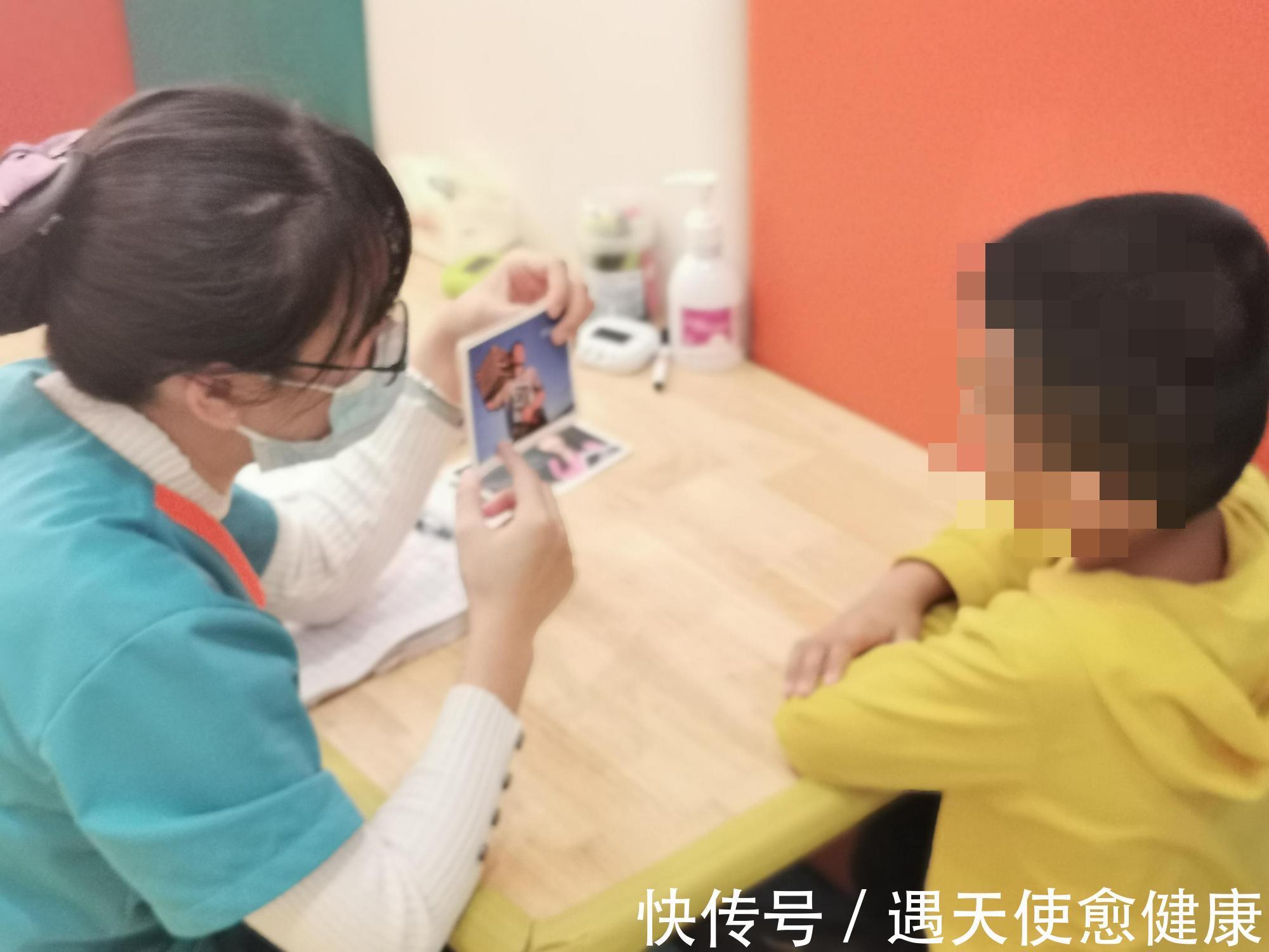 词汇量|天使科普:宝宝不说话、说话晚怎么办?语言发育不能光靠等!