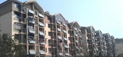 小区|“电梯房”和“楼梯房”10年后哪种更值钱?懂行人给出3点分析