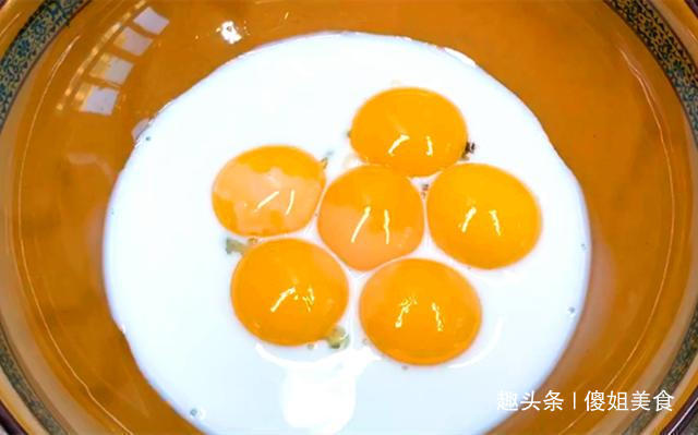 塌陷|没烤箱,没打蛋器,没秤,详细解说电饭锅蒸蛋糕做法,比烤的还好