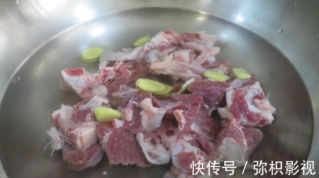炖羊肉,牢记“3放3不放”,羊肉软烂入味,关键还不膻不柴