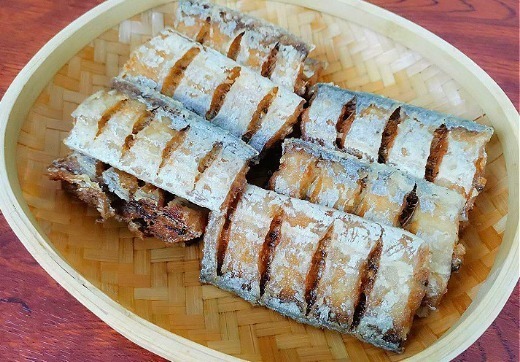 花椒粒|遇到这鱼,我从不手软,一买就是5斤,营养极高,炸着吃最香