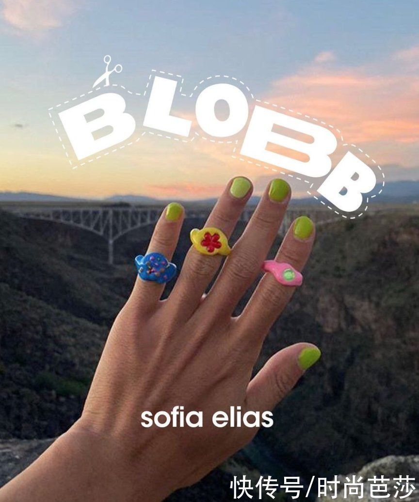 看到Jennie晒手上的戒指，终于找到原因了