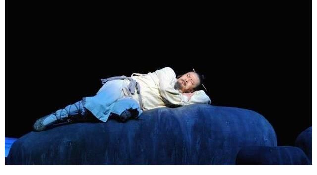 李云&旅游是很费钱的，李白一辈子都在游山玩水，他的钱从哪来的？