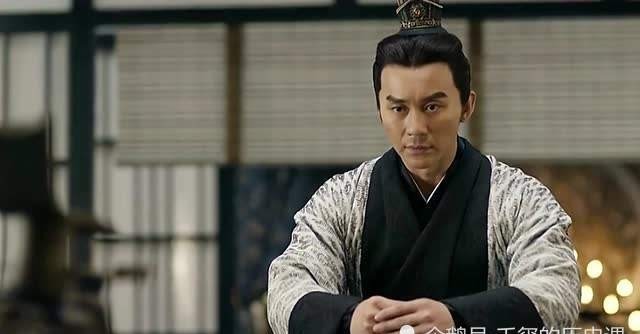  曹丕|曹丕称帝后想杀曹植，他写了七步诗，到了曹叡又逼他写了一首诗