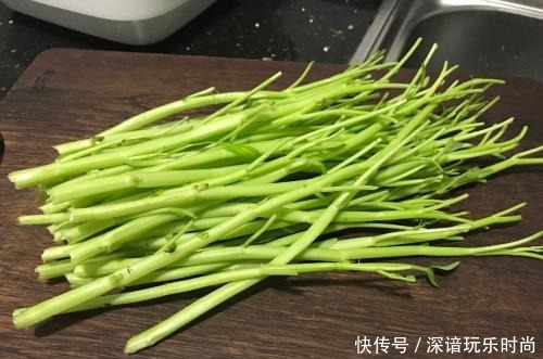 浪费|这蔬菜我只吃梗不吃叶!多数人觉得浪费,却不知梗比叶要好吃太多