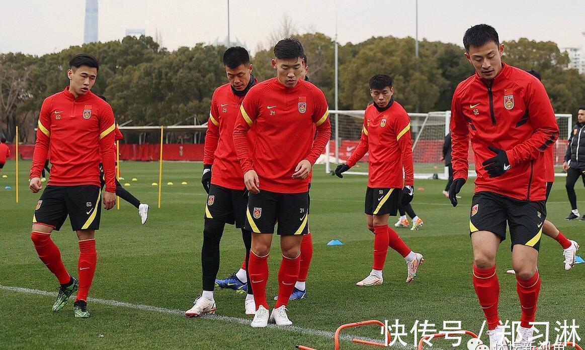 开门红|中国足球新年开门红,中国女足首战4球告捷,一周后男足迎战劲敌